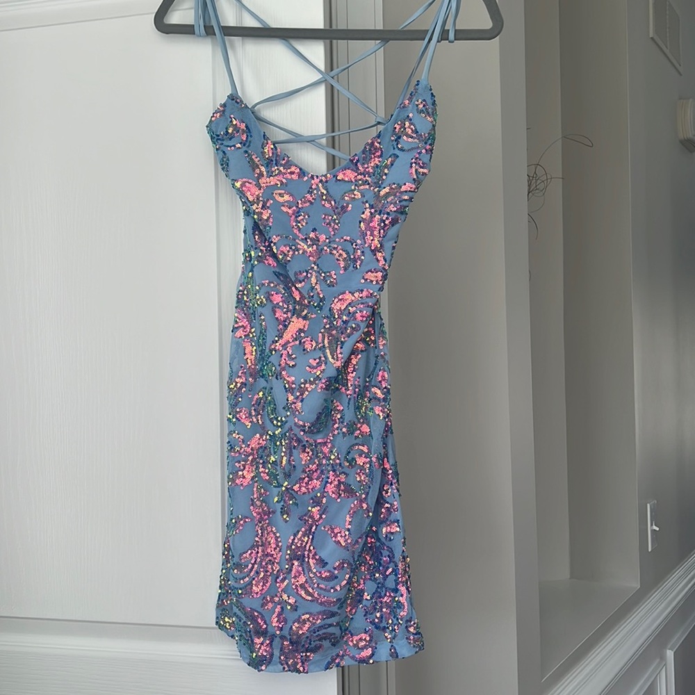 Windsor light blue dress with sparkly flowering 🦋